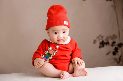 慈溪宝宝几个月戴银手镯好